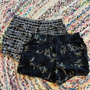 Pair of Gap women’s lightweight shorts size medium